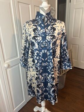 Tuckernuck Navy and White Floral Tunic Midi Dress
